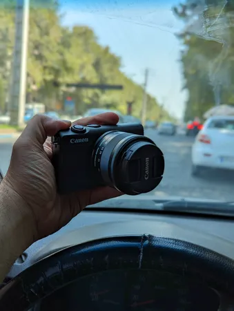 دوربین دیجیتال کانن مدل EOS M200 به همراه لنز 15-45 میلی متر IS STM