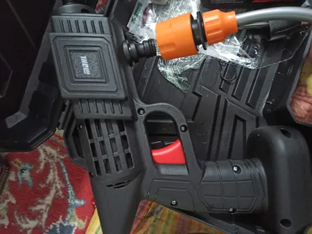 کارواش شارژی مدل ِDB به همراه باطری اضافی