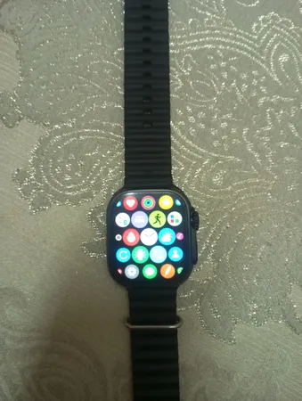 ساعت هوشمند مدل HIwatch PRO ORIG دارای قابلیت های صفحه نمایش رنگی بند سیلیکون