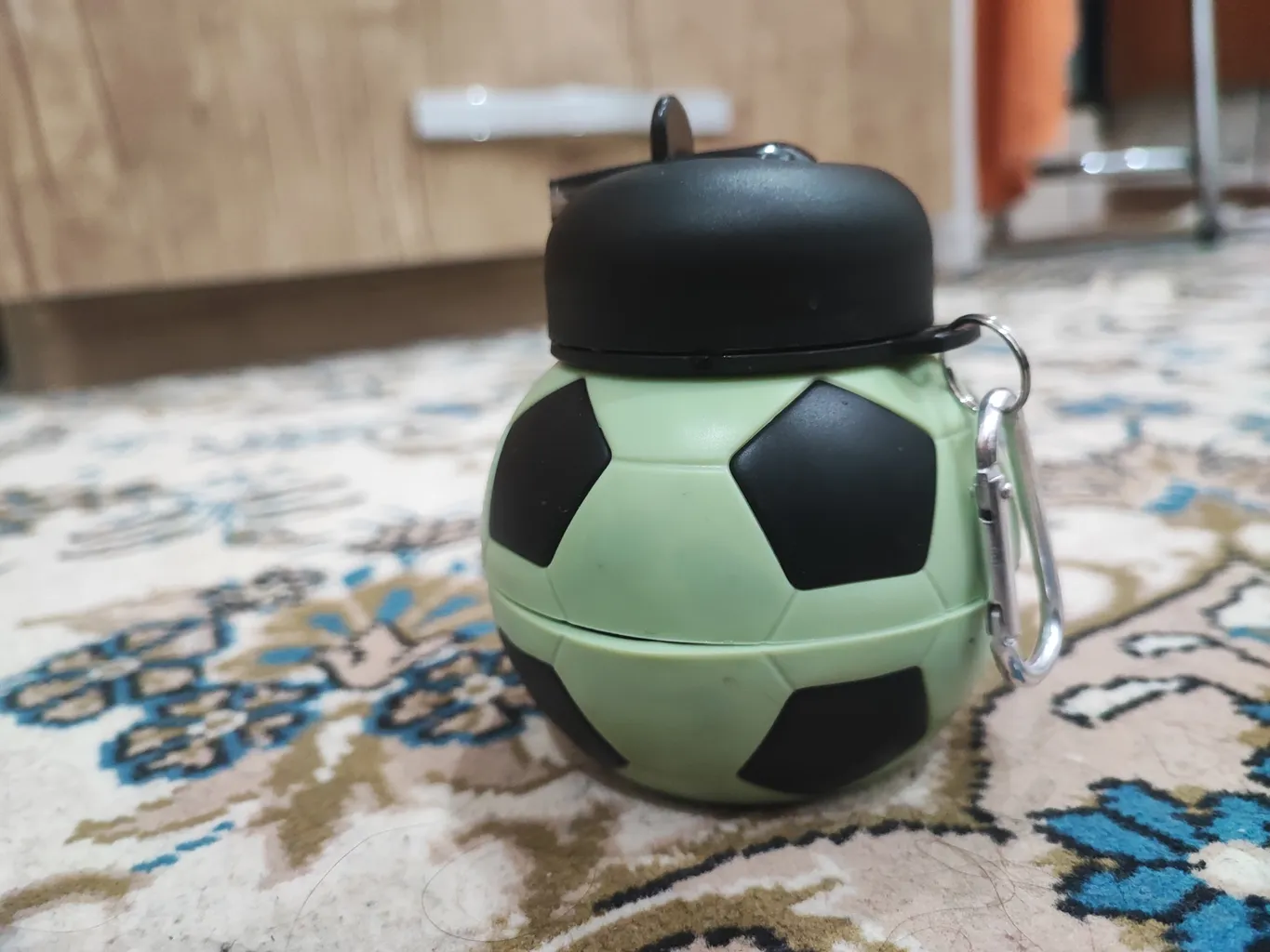 قمقمه مدل سیلیکونی تاشو طرح توپ فوتبال گنجایش 0.55 لیتر