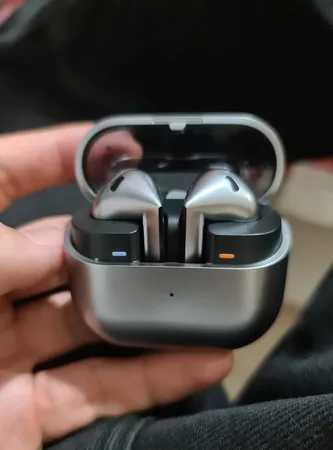 هدفون بلوتوثی سامسونگ مدل Galaxy Buds3