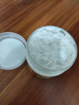 اسکراب لایه بردار صورت تونایت مدل گردو حجم 200 میلی لیتر