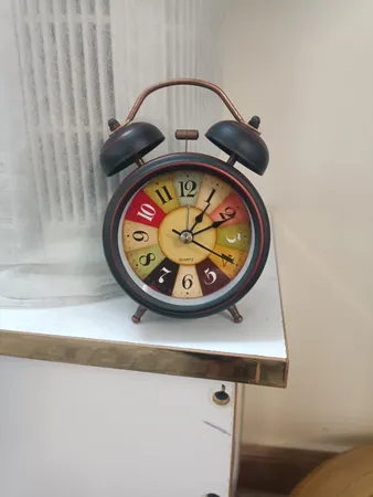 ساعت رومیزی طرح شب و روز