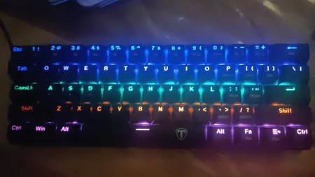 کیبورد گیمینگ تی-دگر مدل Arena T-TGK321، مکانیکال سوییچ آبی، Tenkeyless، نورپردازی RGB