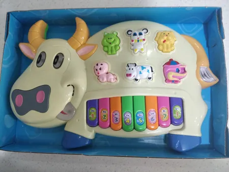 اسباب بازی آموزشی موزیکال مدل گاو