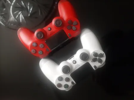 دسته بازی مدل DualShock 4