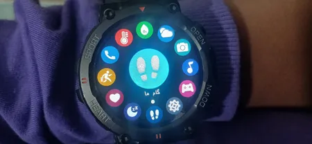 ساعت هوشمند مدل G͏9͏9͏ U͏ltra دارای کنترل موزیک، فشار خون، گام شمار، مکالمه بلوتوثی، پشتیبانی از زبان فارسی، قابلیت تغییر تصویر زمینه، بند سیلیکون