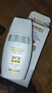 تجریه خرید کرم ضد آفتاب و ضد چروک بدون رنگ هپسان SPF50 مدل 4در1 محافظ UVA ،UVB و PA+++ و حاوی ویتامین B5 و C مناسب انواع پوست حجم 50 میلی لیتر