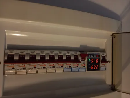 محافظ ولتاژ  ام بی مدل MBVPD2