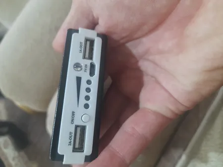 پاوربانک خورشیدی مدل Move ظرفیت 10000 میلی آمپر ساعت