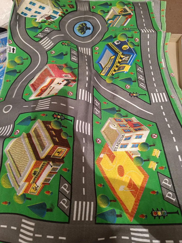 زیر انداز بازی مدل شهر من به همراه ماشین بازی