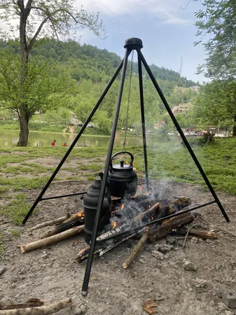 استند و ساج سفری مدل درخشان به همراه گریل