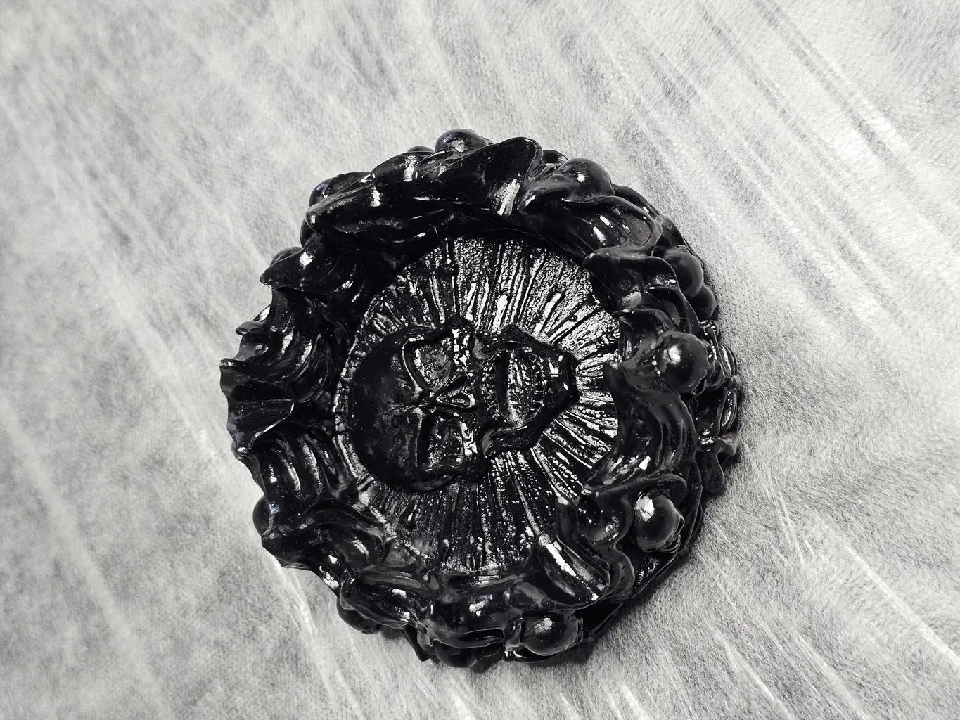 زیرسیگاری طرح اسکلت مدل شعله