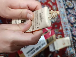 تجریه خرید کرم ضد آفتاب رنگی سان سیف، SPF50، مدل NC20، مناسب انواع پوست با تنالیته متوسط و حجم 40 میلی‌لیتر، محافظت‌کننده در برابر اشعه‌های UVA و UVB، دارای فرمولاسیون فاقد چربی، با ماندگاری 2 ساعته