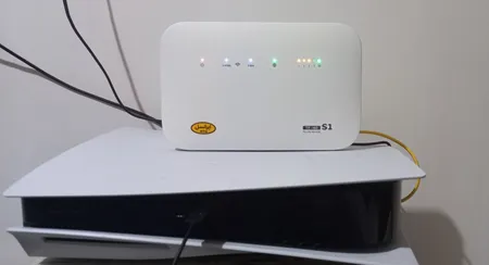 مودم 4G/TD-LTE ایرانسل مدل TF-i60 S1 به همراه 24 گیگابایت اینترنت سه ماهه و 60 گیگابایت اینترنت شش ماهه و 1 عدد سیم کارت دائمی طلایی