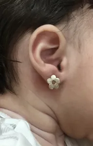 تجریه خرید گوشواره طلا 18 عیار دخترانه مدل گل و زنبور 652