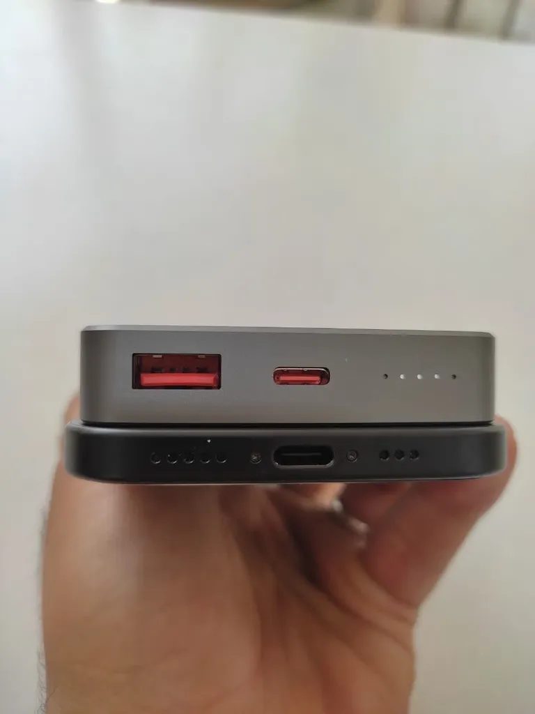 پاوربانک اوی طرح مگ سیف مدل P113K-22.5W ظرفیت 10000 میلی آمپر ساعت