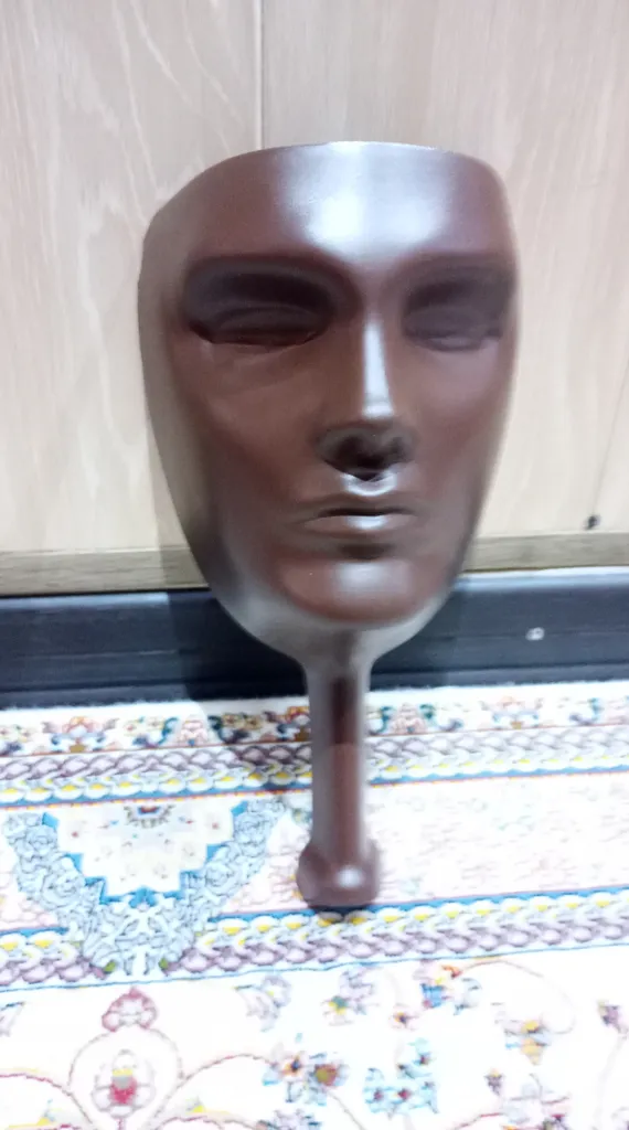 ماسک ایفای نقش مدل مافیا به همراه نشان تایید و عدم تایید