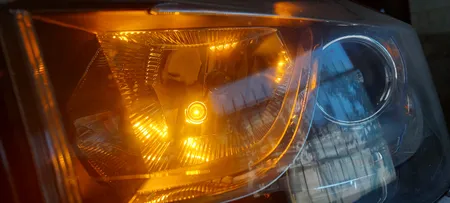 لامپ سکن پژو مدل 6216C1 مناسب برای پژو 206 و 207 بسته 2 عددی