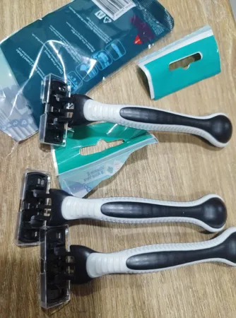 خودتراش مردانه دورکو مدل Pace 6 تحت لیسانس بسته سه عددی