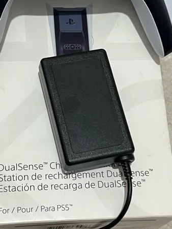 پایه شارژر دسته بازی پلی استیشن 5   مدل CFI-ZDS1