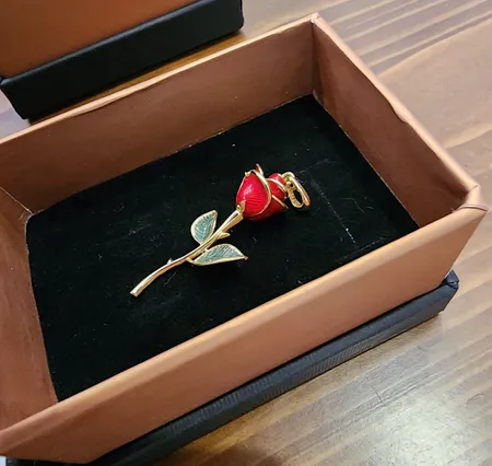 آویز گردنبند طلا 18 عیار زنانه طلای مستجابی طرح گل رز یاسان کد T891