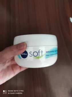 کرم مرطوب کننده نیوآ مدل Soft حجم 300 میلی لیتر