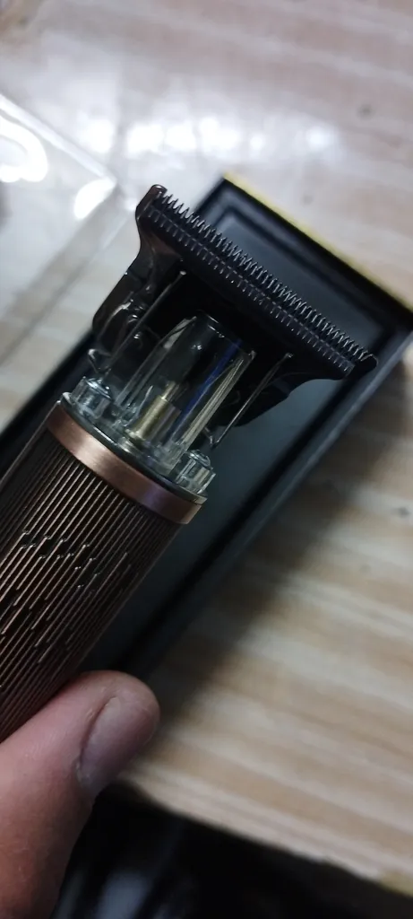 ماشین اصلاح موی سر و صورت اچ تی سی مدل AT-178