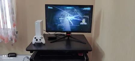 مانيتور گیمینگ 27 اینچ جی پلاس مدل GGM-L277FN، رزولوشن FullHD، پنل IPS، نرخ بروزرسانی 144 هرتز، با نسبت تصویر 16:9، دارای پورت HDMI و DisplayPort و USB و خروجی هدفون