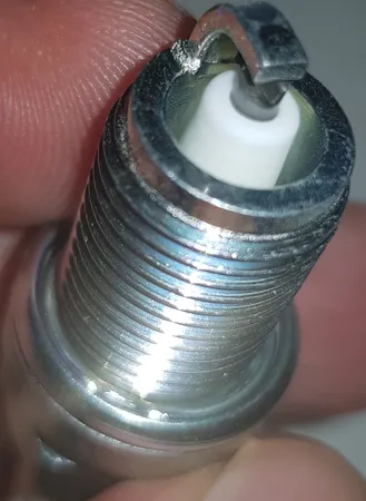 شمع خودرو ان جی کی مدل BKR6E بسته 4 عددی