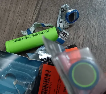 باتری لیتیوم-یون قابل شارژ کملیون کد ICR-18650 ظرفیت 2600 میلی آمپر ساعت