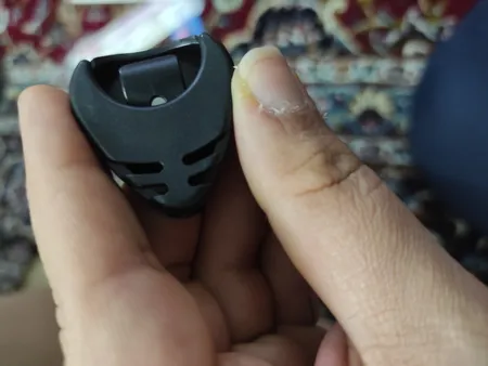 نگهدارنده پیک گیتار مدل VC40