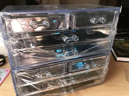 استند لوازم آرایشی نیلوشاپ مدل چهار کشو کد 4Drawers