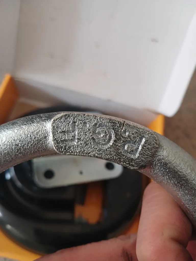 پایه قفل موتورسیکلت پیشگامانفرگویا مدل زمینی