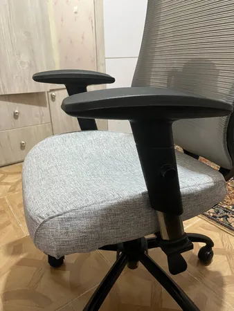 صندلی مدیریتی کادی نو مدل پشت توری VIP