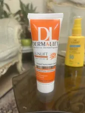 تجریه خرید کرم ضدآفتاب رنگی درمالیفت مدل Sunlift SPF50 بژ روشن، حجم 40 میلی‌لیتر
