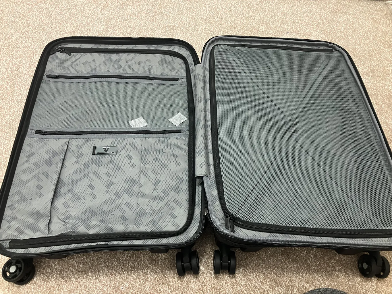 چمدان رونکاتو مدل  BUTTERFLY کد 418182 سایز متوسط