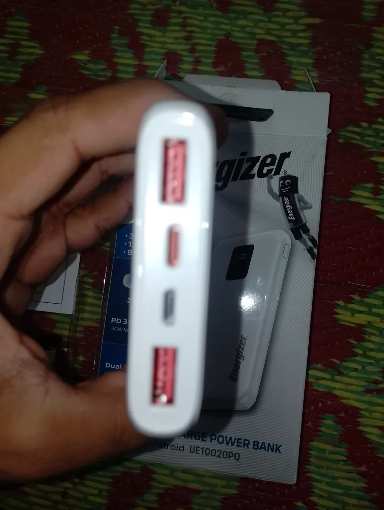 پاوربانک انرجایزر مدل UE10020PQ ظرفیت 10000 میلی آمپرساعت