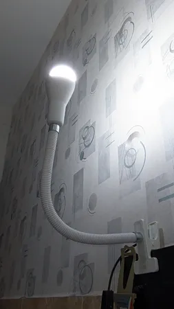 چراغ مطالعه صنایع‌ کریم‌ زاده مدل گیره ای کد CL-115