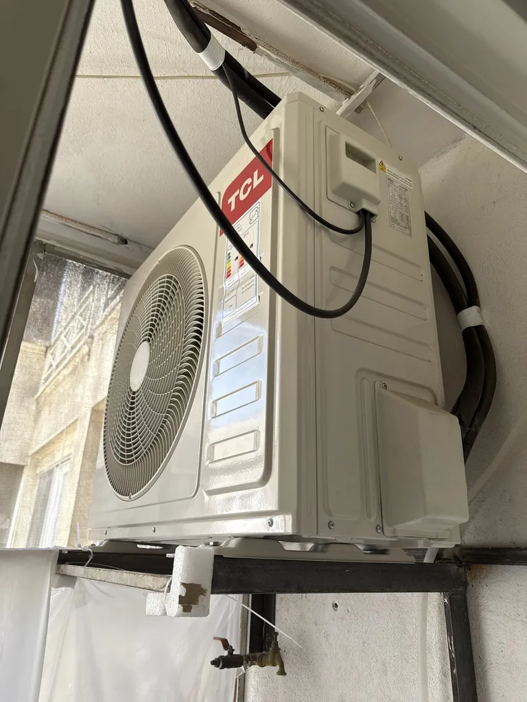 کولر گازی اسپلیت دیواری 32000 اینورتر تی سی ال مدل TAC-32CHSA/IFIT3