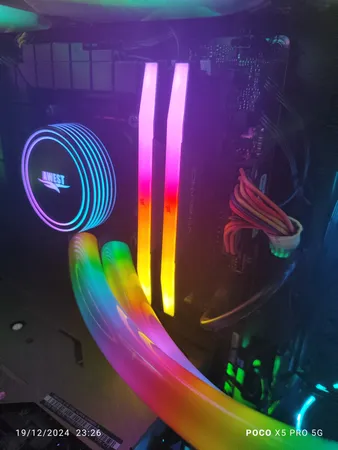 رم دسکتاپ DDR5 دو کاناله 6200 مگاهرتز CL36 کورسیر مدل VENGEANCE RGB ظرفیت 32 گیگابایت