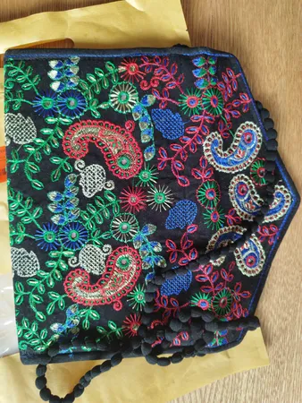 کیف دستی دست دوز زنانه نیک ثمر مدل سوزندوزی