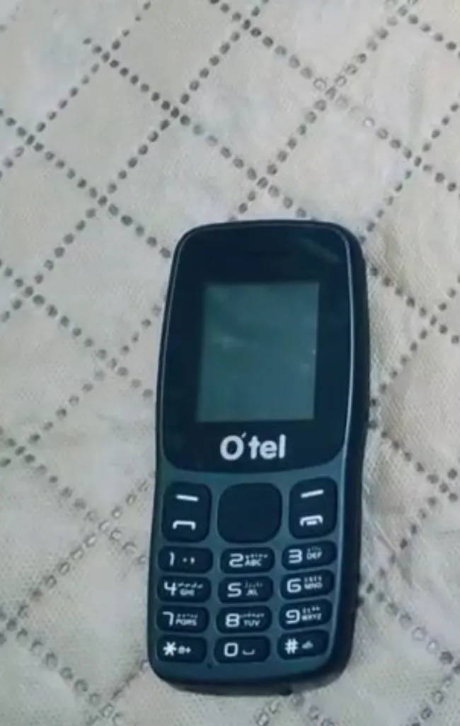 گوشی موبایل اوتل مدل F06 دو سیم کارت ظرفیت 32 مگابایت