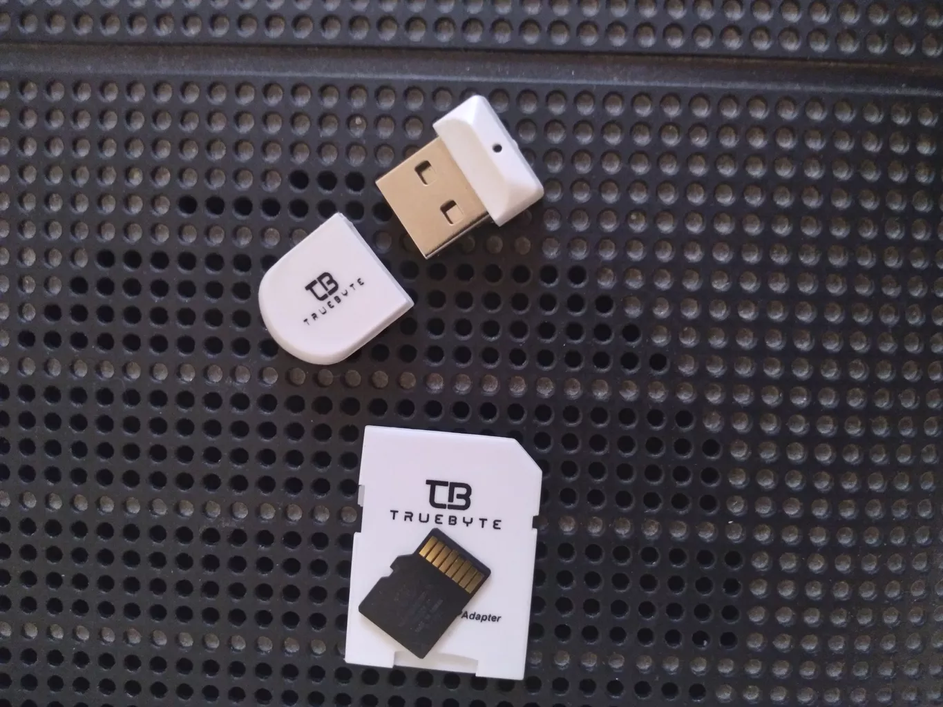کارت حافظه microSDXC تروبایت مدل A2-V30-633X کلاس 10 استاندارد UHS-I U3 سرعت 95MBps ظرفیت 128گیگابایت به همراه کارت خوان