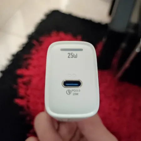 شارژر دیواری 25 وات هیسکا مدل H-106GAN