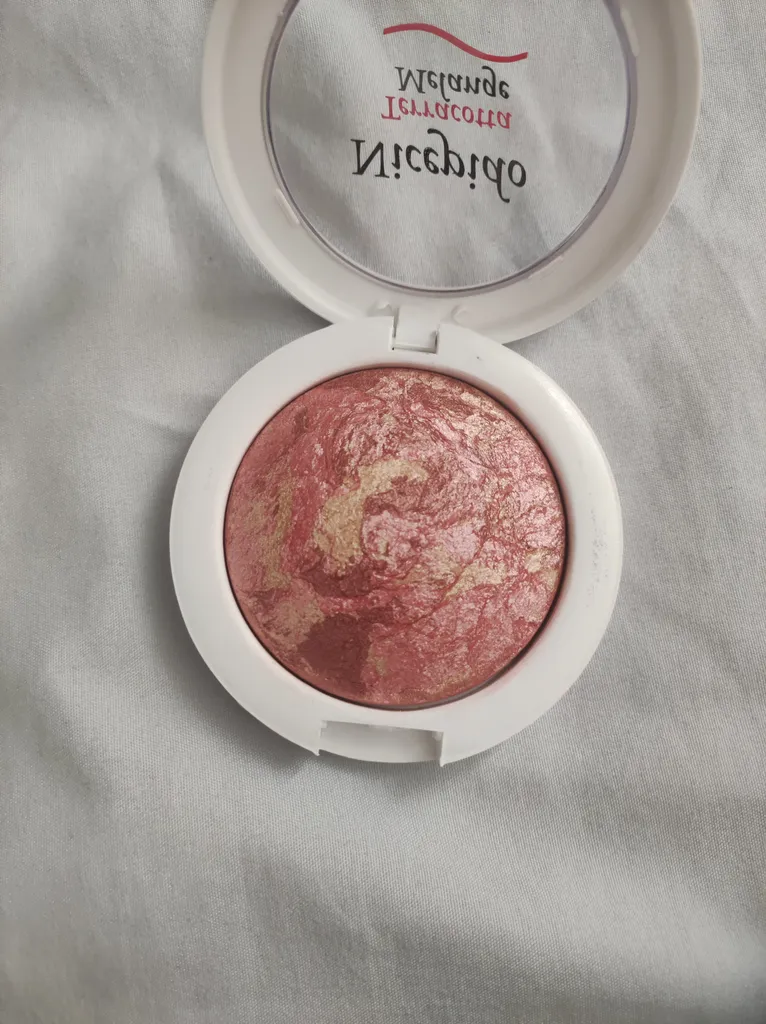 رژگونه نایسپیدو مدل تراکوتا شماره 208