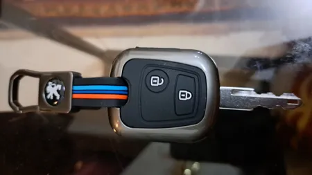 کاور ریموت و سوئیچ خودرو ام آر جی مدل 471 مناسب برای پژو 207