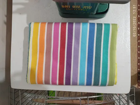 حوله استخری مدل رنگین کمان سایز 103× 180 سانتیمتر