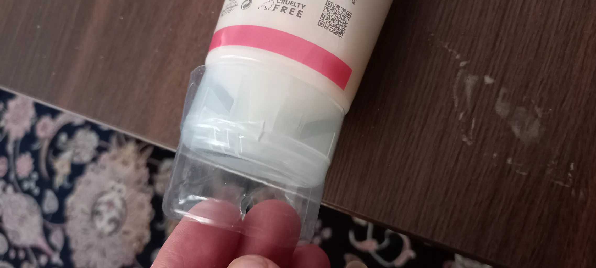 نرم کننده فولیکا مدل Frizz Control مناسب موهای شکننده و وز دار حجم 200 میلی لیتر