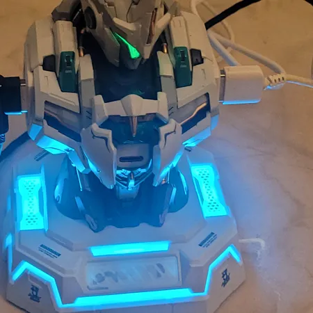 شارژر رومیزی مدل 5 پورت چراغ دار کد MCT-E02